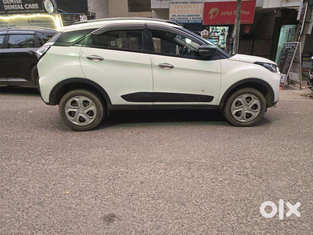 Tata Nexon 1.2 Revotron Xm (s), 2023, Cng & Hybrids