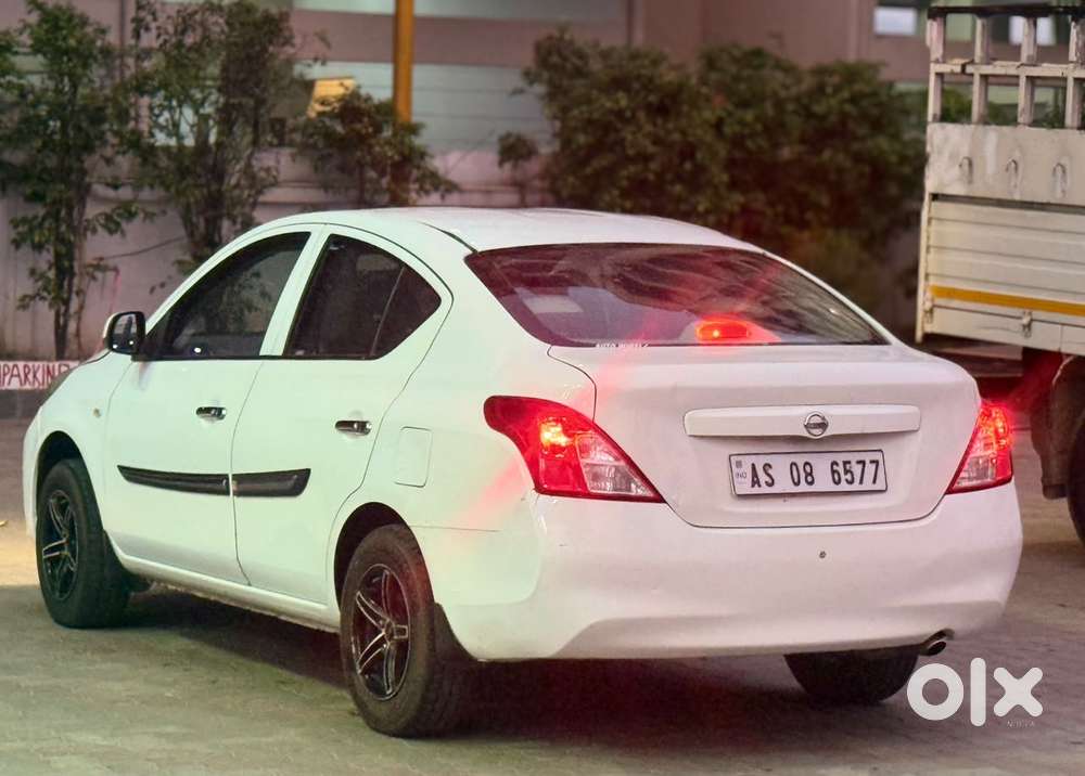 Nissan Sunny Special Edition, 2012, Petrol