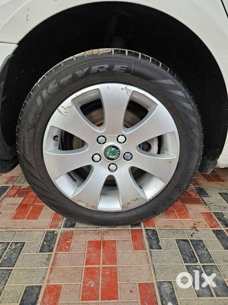 Skoda Superb 1.8 Elegance Tsi At, 2012, Petrol
