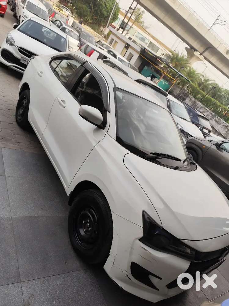 Maruti Suzuki Dzire 2025 Petrol Well Maintained