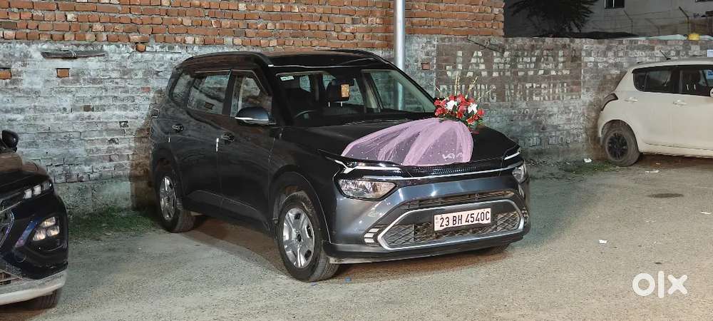Kia Carens 2023 Petrol 31000 Km Driven