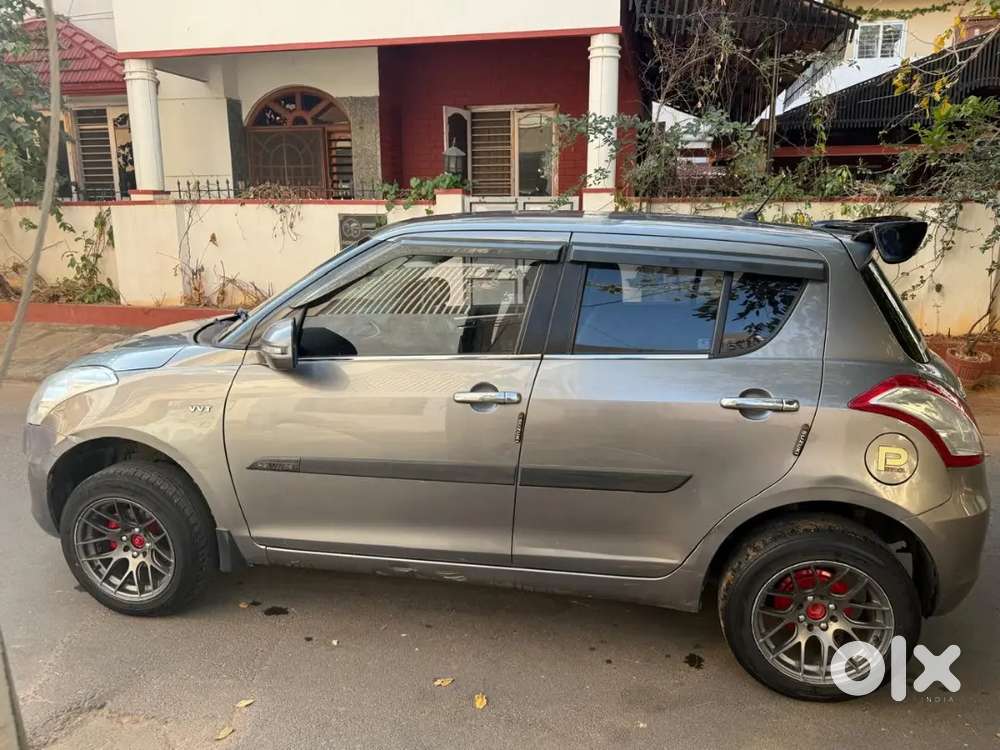 Maruti Suzuki Swift 2017 Petrol 76600 Km Driven