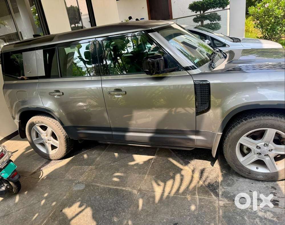 Land Rover Defender 2021