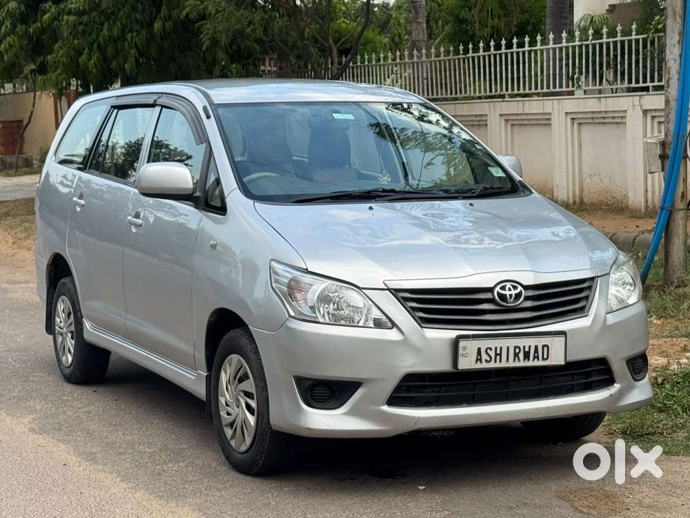 Toyota Innova 2.5 Gx (diesel) 8 Seater Bs Iv, 2013, Diesel