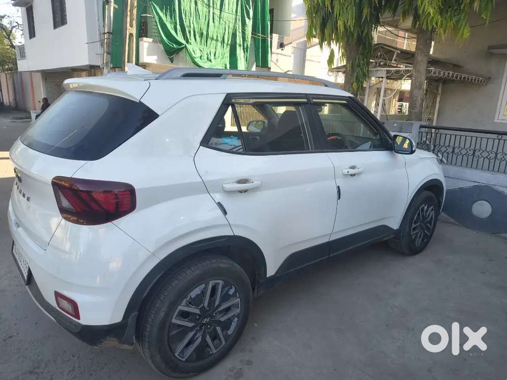Hyundai Venue 2021 Diesel Well Maintained
