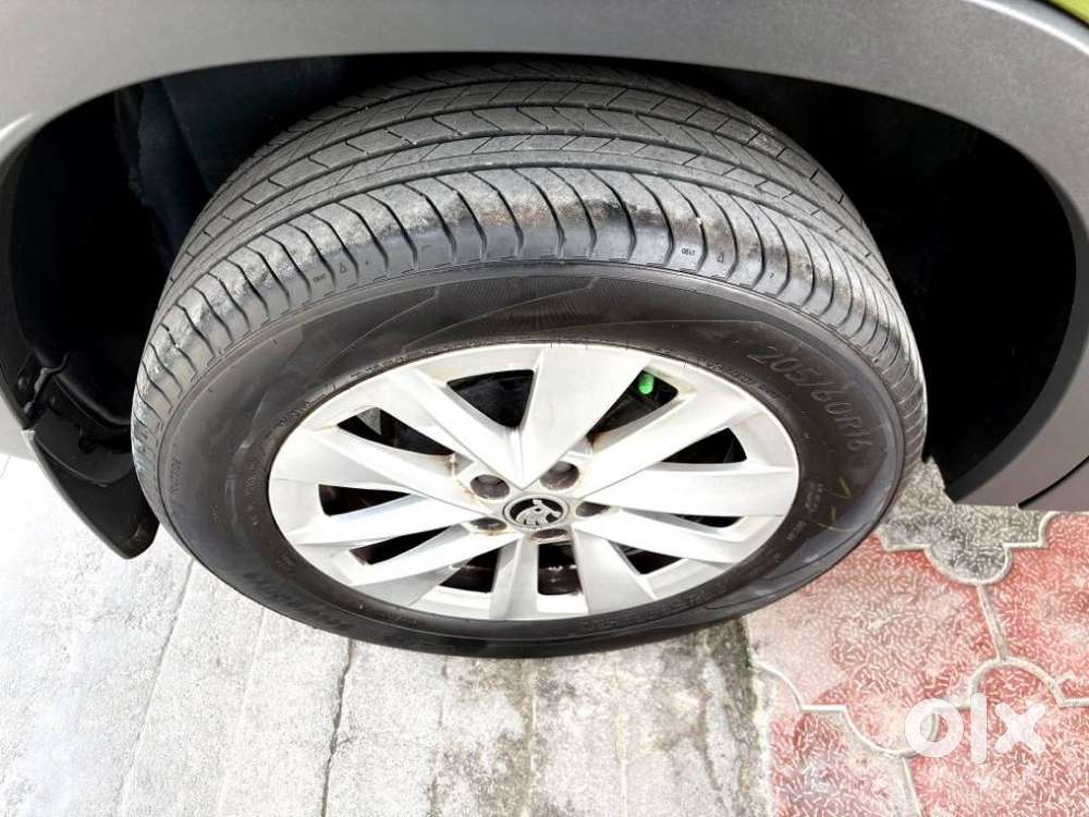 Skoda Kylaq Signature At, 2025, Petrol