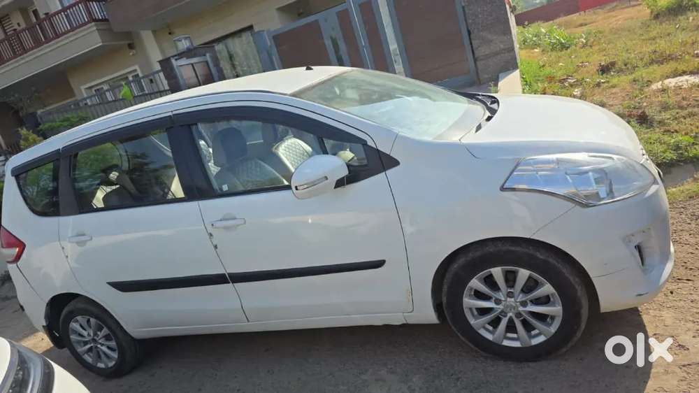 Maruti Suzuki Ertiga Zdi+ (top Model) - 2012
