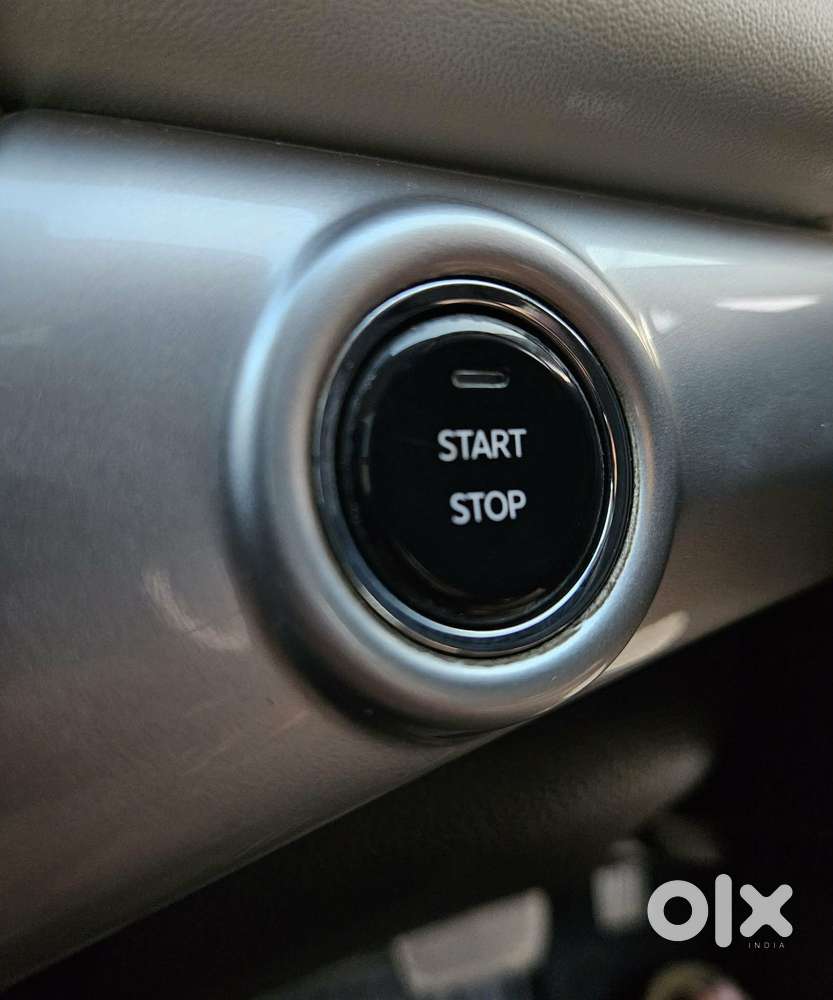 Mahindra Xuv700 2.2 Ax 7 Diesel At Luxury Pack Str, 2022, Diesel