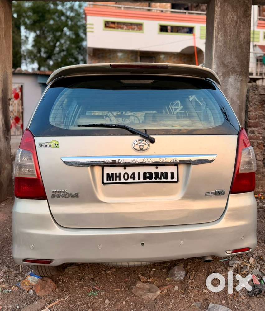 Toyota Innova 2.5v E4 8seat Well Maintained Car.