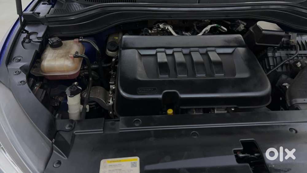 Mahindra Xuv700 2.2 Ax 7 Diesel Mt Luxury Pack Str, 2023, Diesel