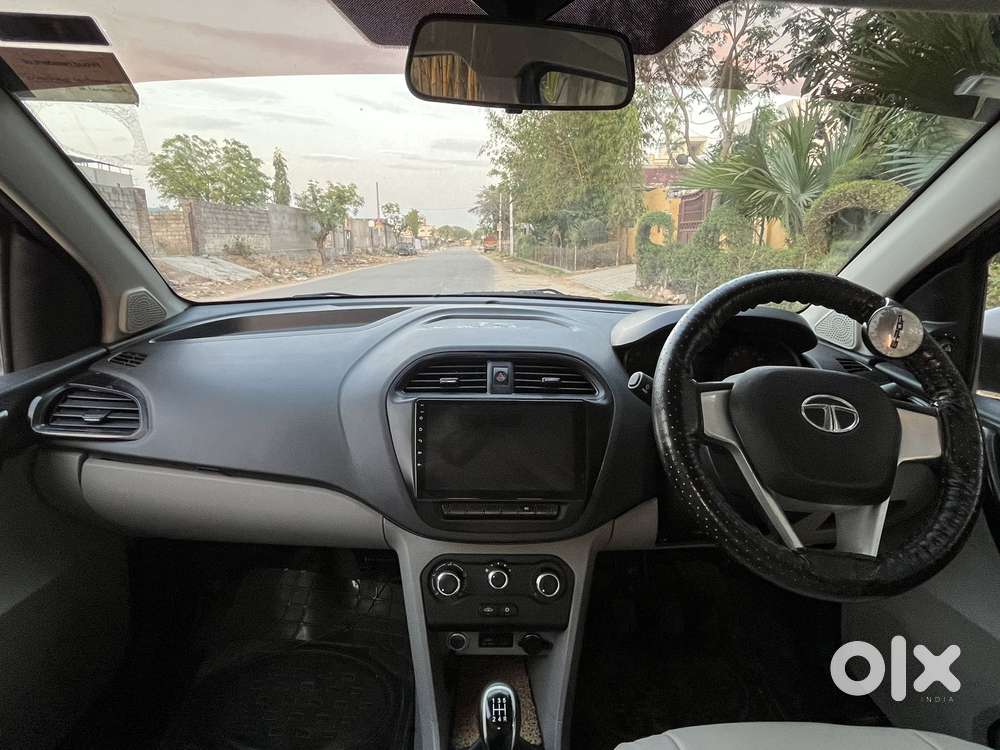 Tata Tiago 1.2 Revotron Xt (o), 2016, Petrol