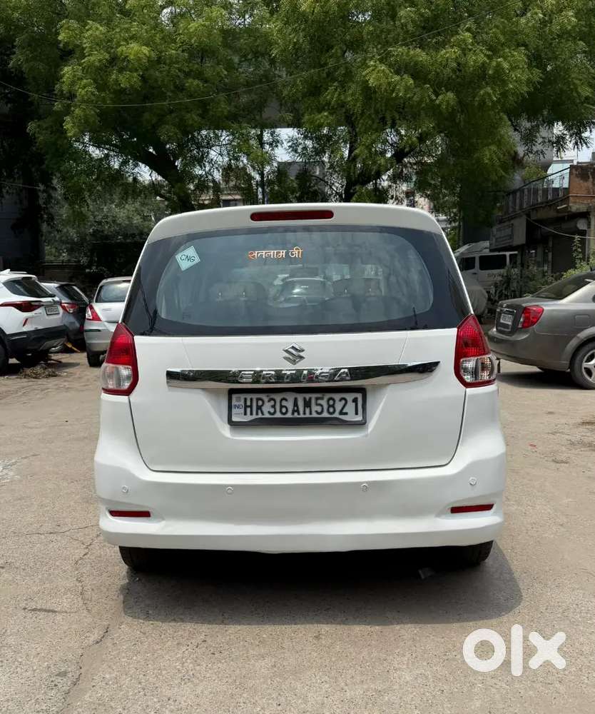 Maruti Suzuki Ertiga 2017 Petrol 90952 Km Driven+green Cng