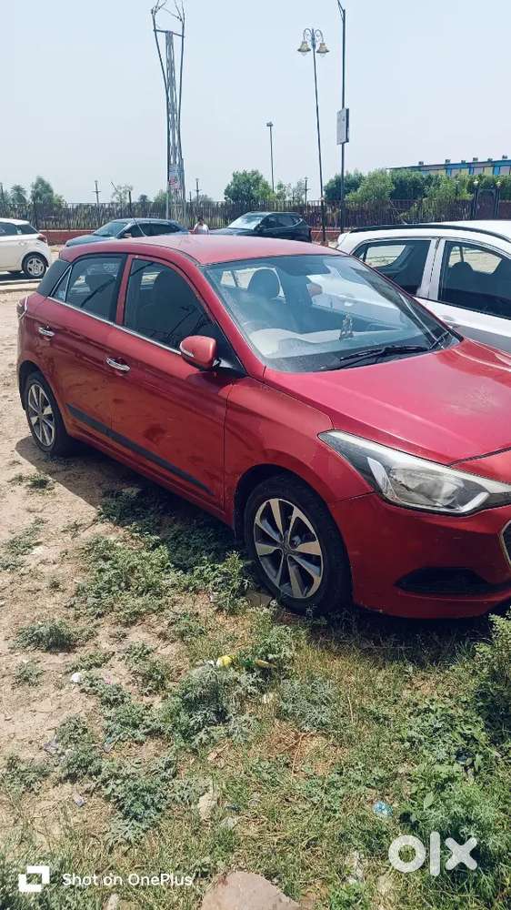 I 20 Car ( Red)