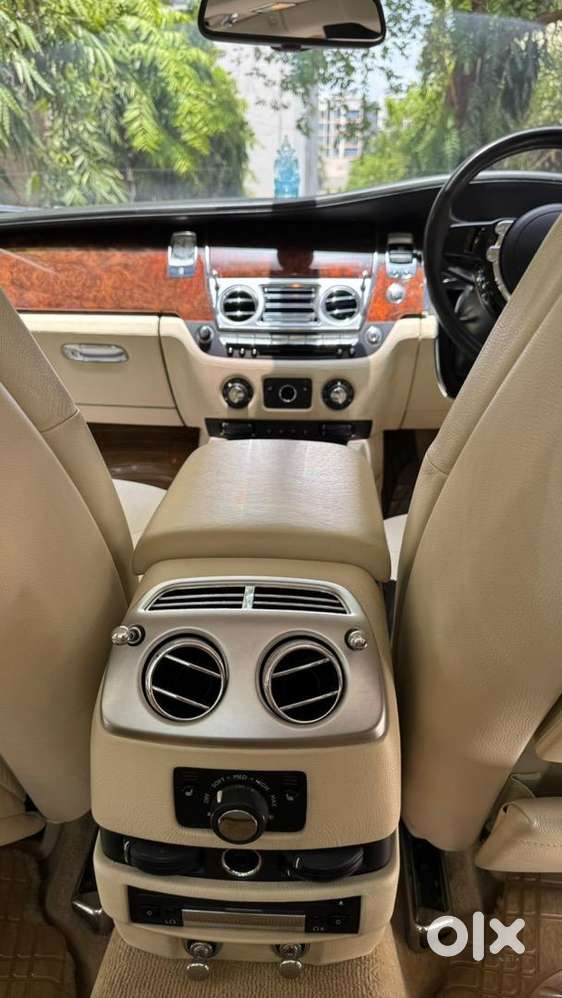 Rolls-royce 2011 Luxury Car