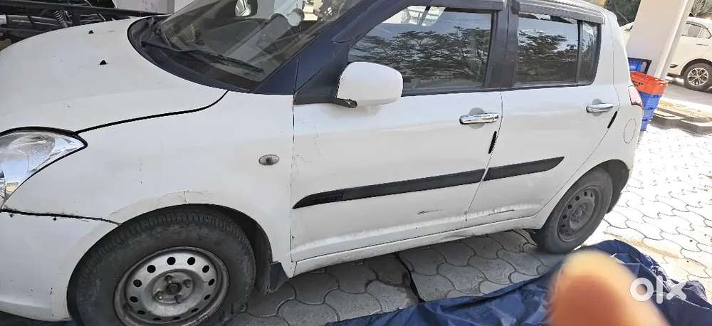 Maruti Suzuki Swift 15 Cng & Hybrids 130000 Km Driven