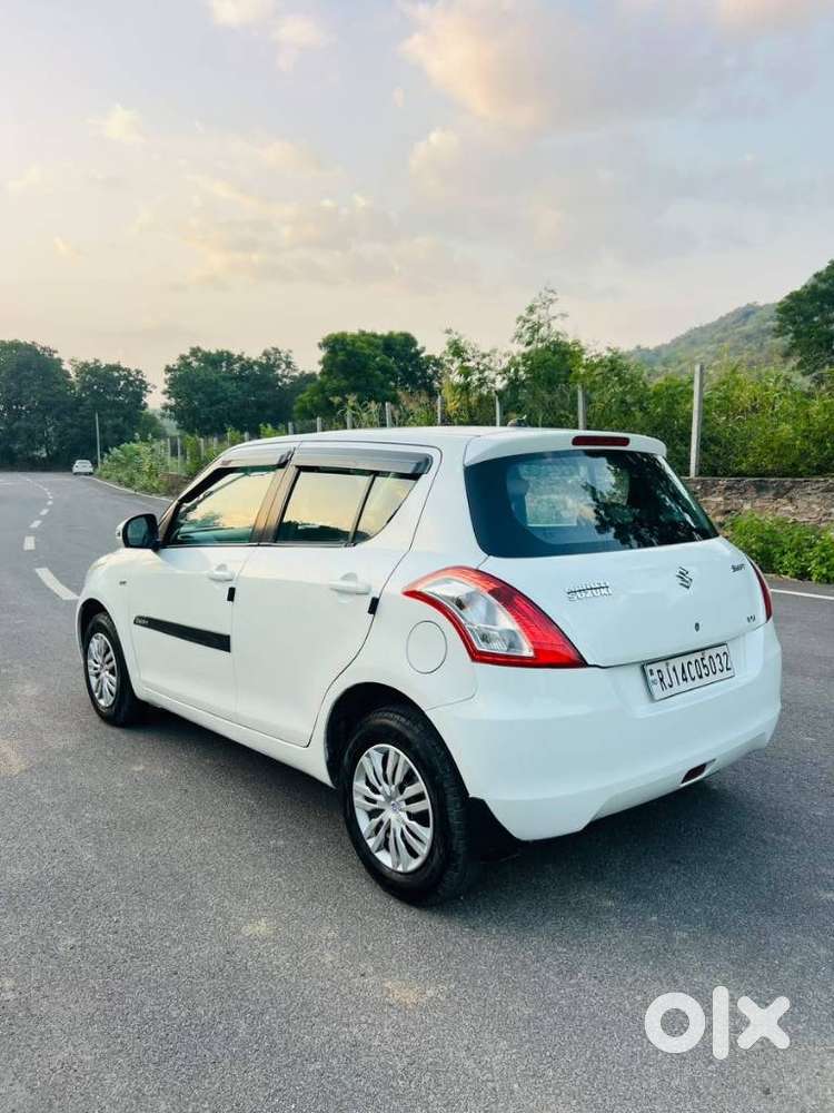 Maruti Suzuki Swift Vxi + Manual, 2012, Petrol