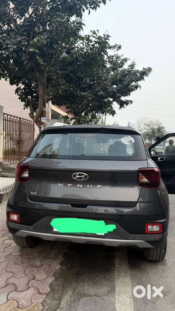 Hyundai Venue 2022 Diesel Well Maintained