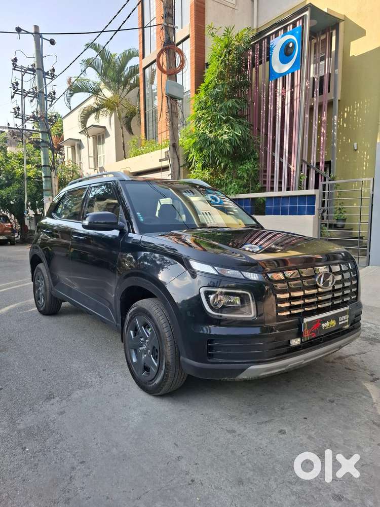 Hyundai Venue 1.2 S (O), 2025, Petrol