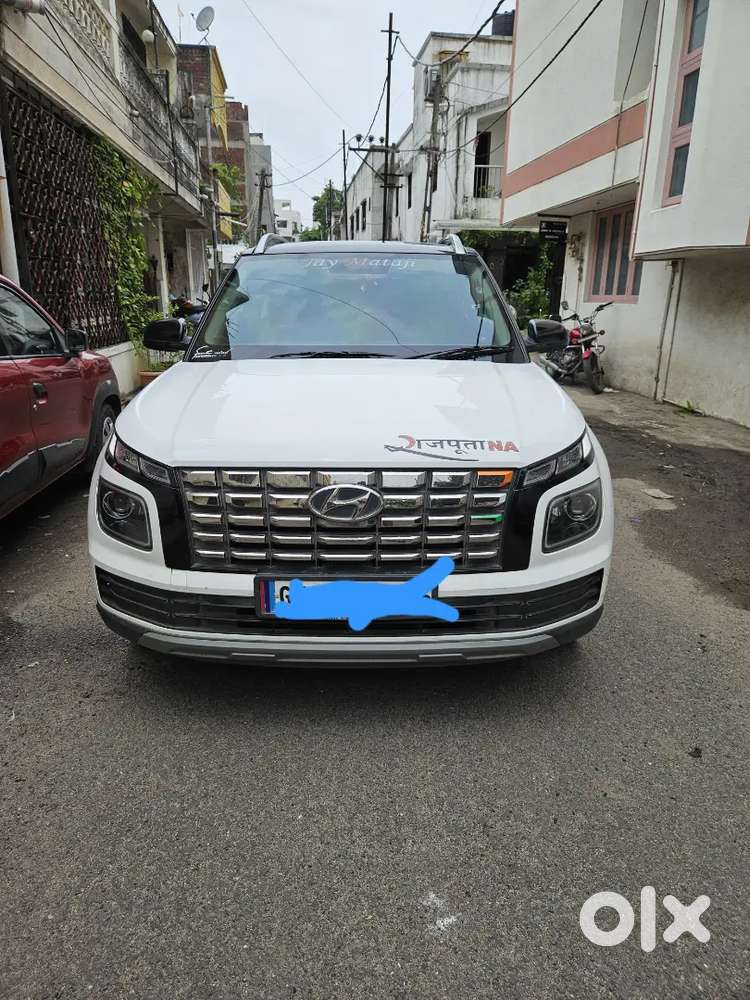Hyundai Venue  Nov. 2022 Diesel Manual First Owner