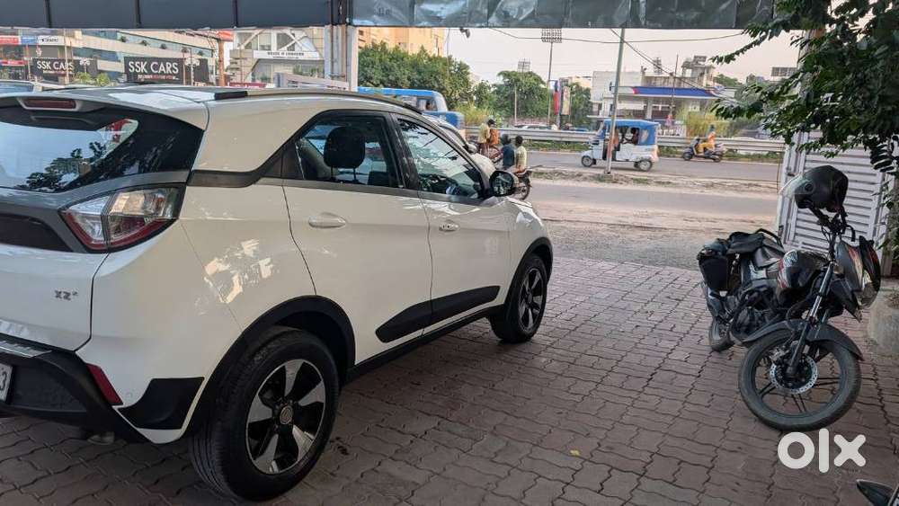 Tata Nexon 1.2 Revotron Xz Plus, 2018, Petrol