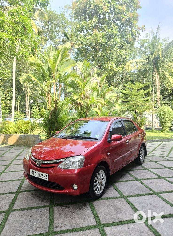 Toyota Etios V, 2011, Petrol