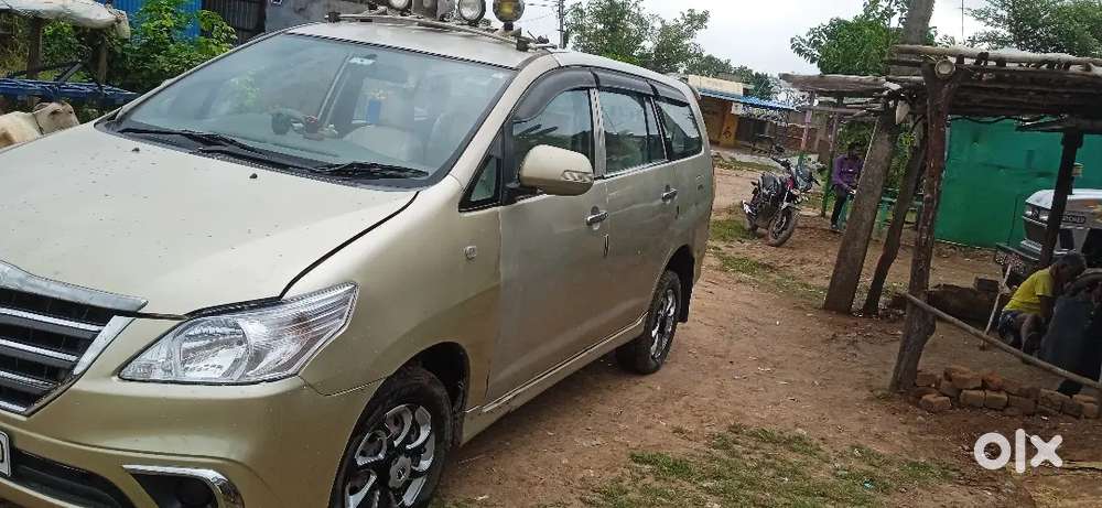 Toyota Innova 2012