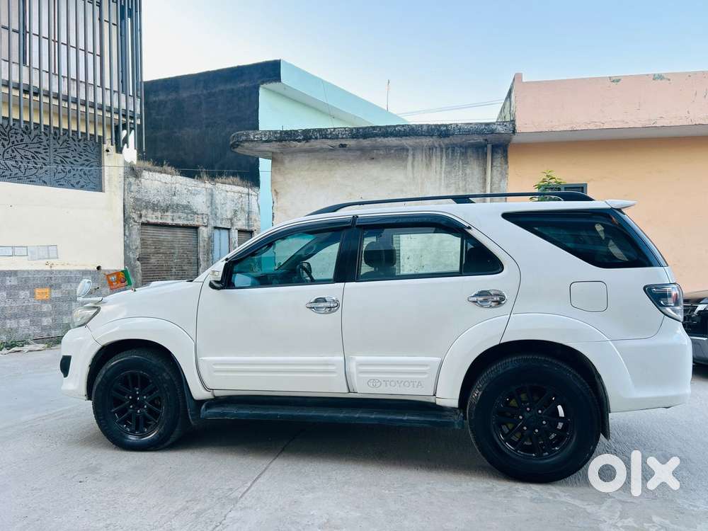 Toyota Fortuner 3.0 4x4 Manual, 2013, Diesel