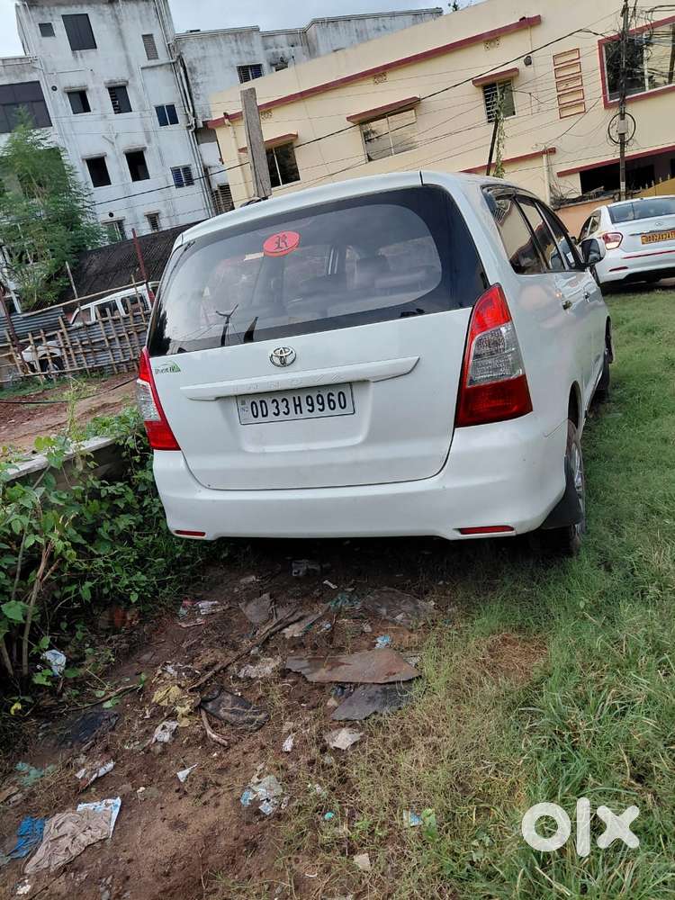 Toyota Innova 2.5 E Diesel Ms 8-seater, 2016, Diesel