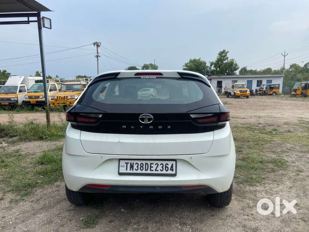 Tata Altroz Petrol 2023