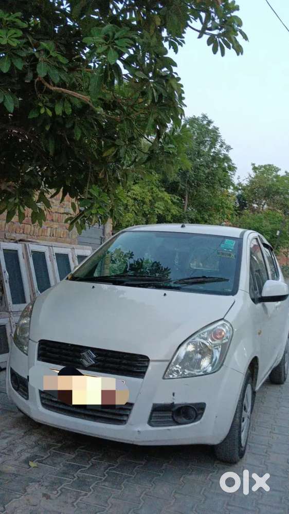 Well Maintained Car Engine Gear Ok 2012