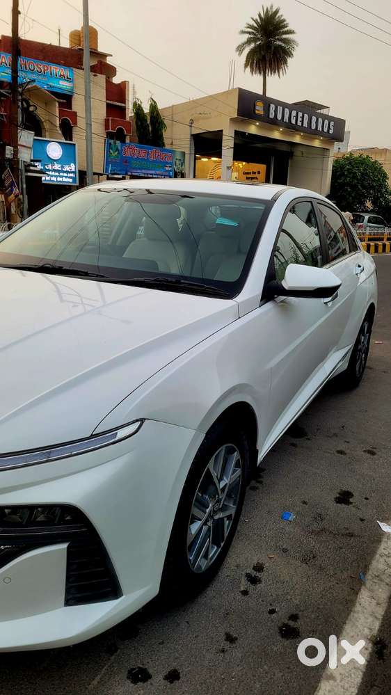 Hyundai Verna 1.5 Sx (o) Vtvt Ivt, 2023, Petrol