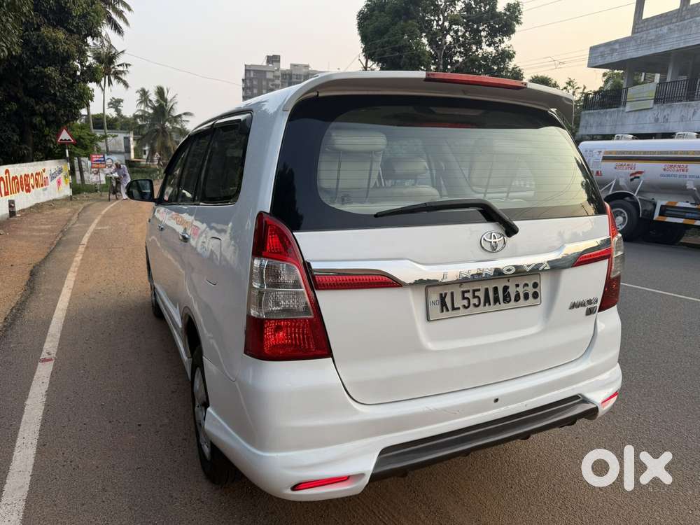 Toyota Innova 2.5 G (diesel) 8 Seater, 2015, Diesel