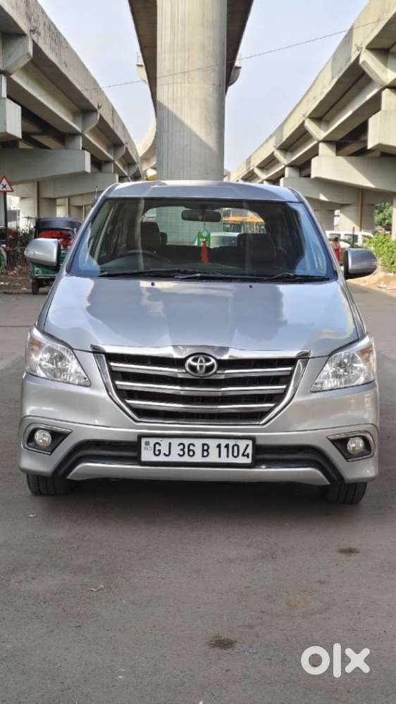 Toyota Innova 2.5 Vx 8 Str Bs-iii, 2015, Diesel