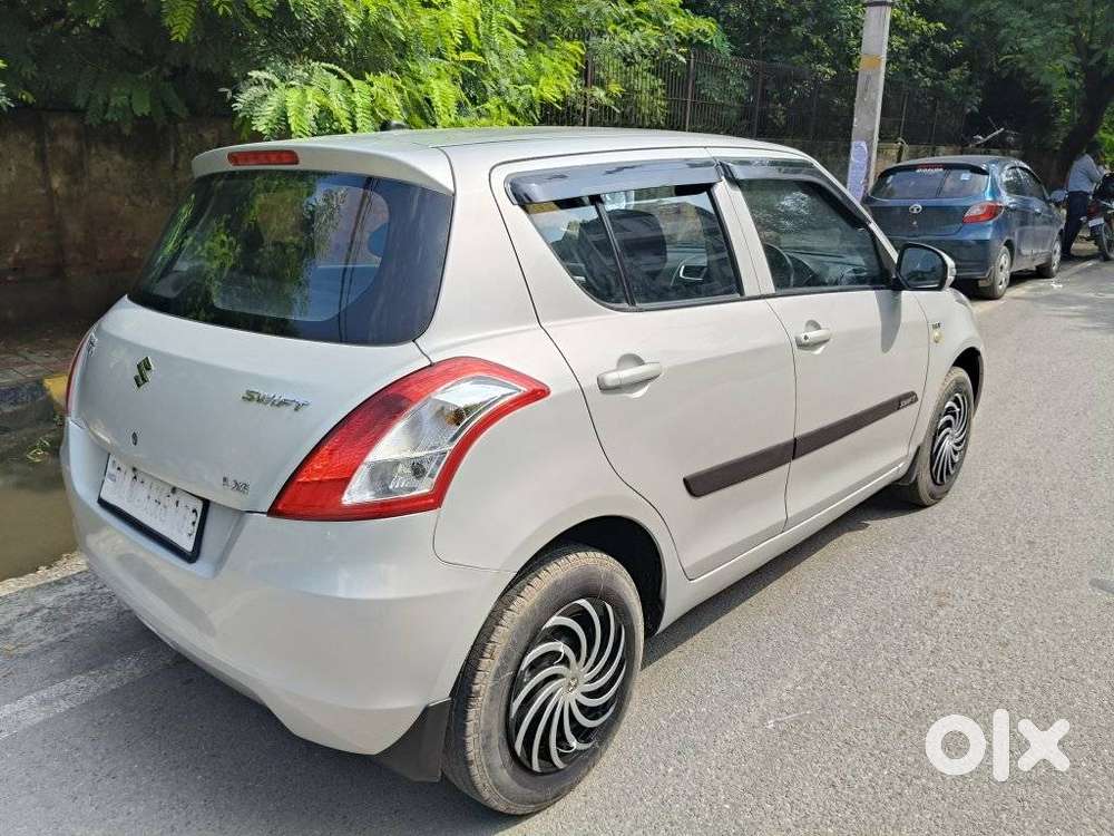 Maruti Suzuki Swift Lxi Option, 2015, Petrol