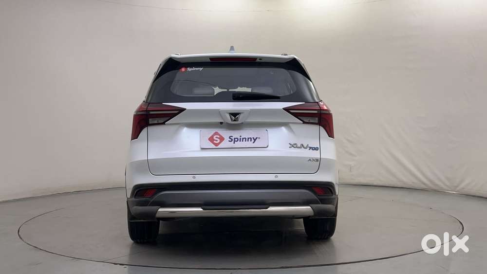 Mahindra Xuv700 2.0 Ax 5 Petrol Mt 7 Str, 2023, Petrol