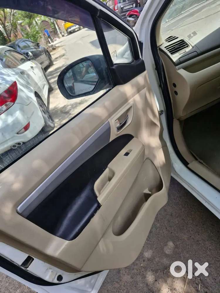 Maruti Suzuki Ertiga Vxi 2013
