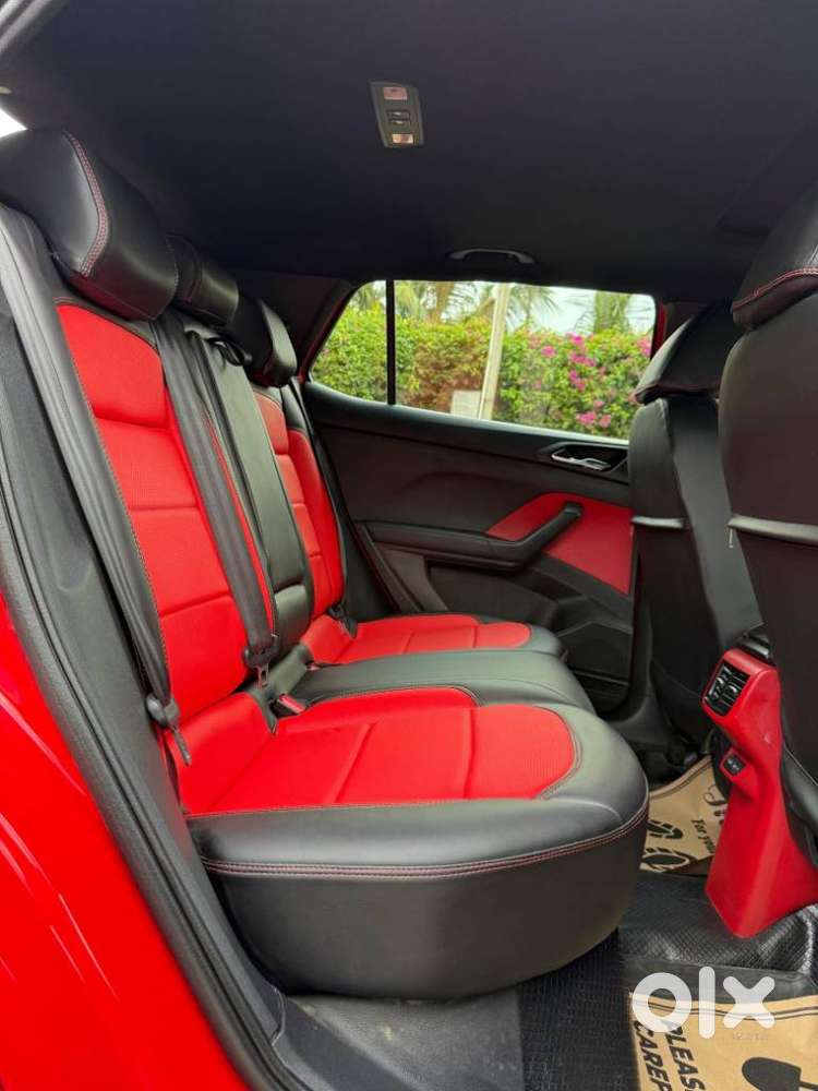 Skoda Kushaq 1.0 Tsi Style At (6 Airbags), 2021, Petrol