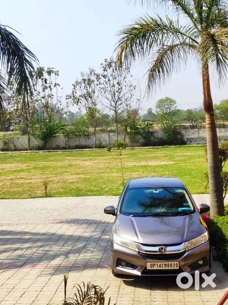 Honda City (2015 Diesel)excellent Condition.
Premium Leather Interior