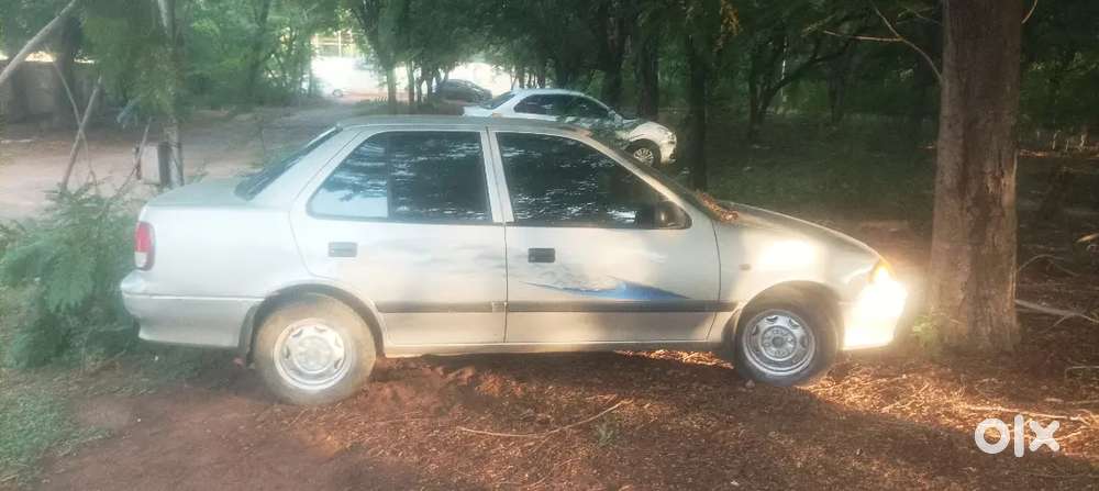 Maruti Suzuki Esteem Lpg 2002