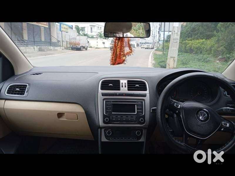 Volkswagen Polo Petrol Highline 1.2l, 2015, Petrol