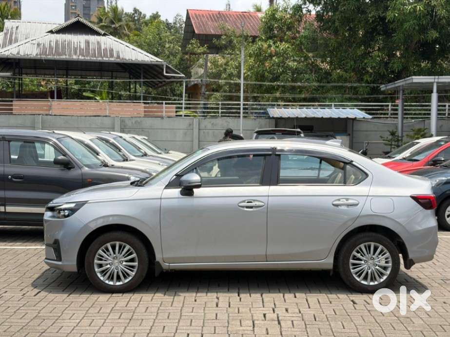 Honda Amaze, 2025, Petrol