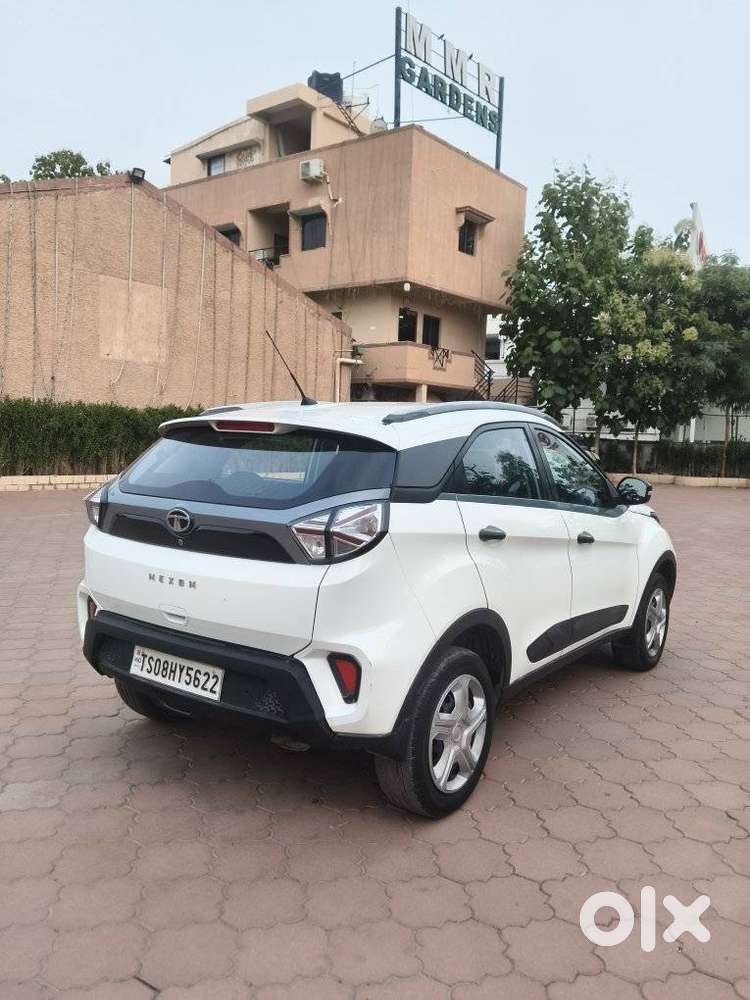 Tata Nexon 1.5 Revotorq Xma Amt, 2022, Petrol