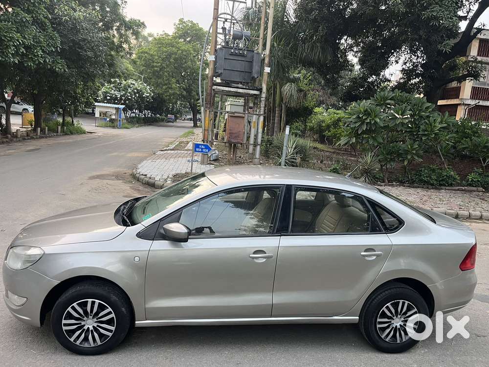 Skoda Rapid 1.6 Mpi At Elegance, 2012, Petrol