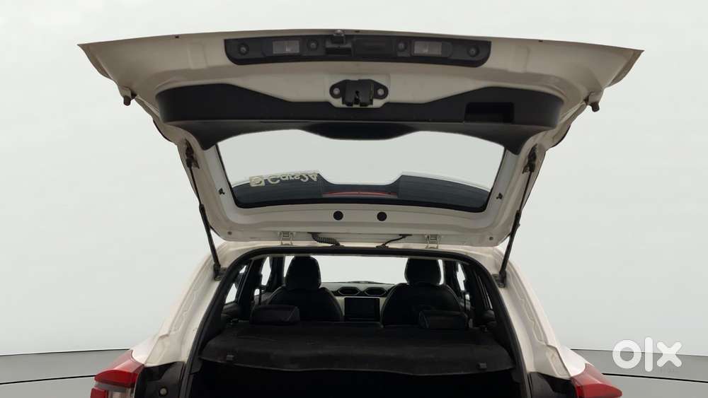 Nissan Magnite 1.0 Xv, 2022, Petrol