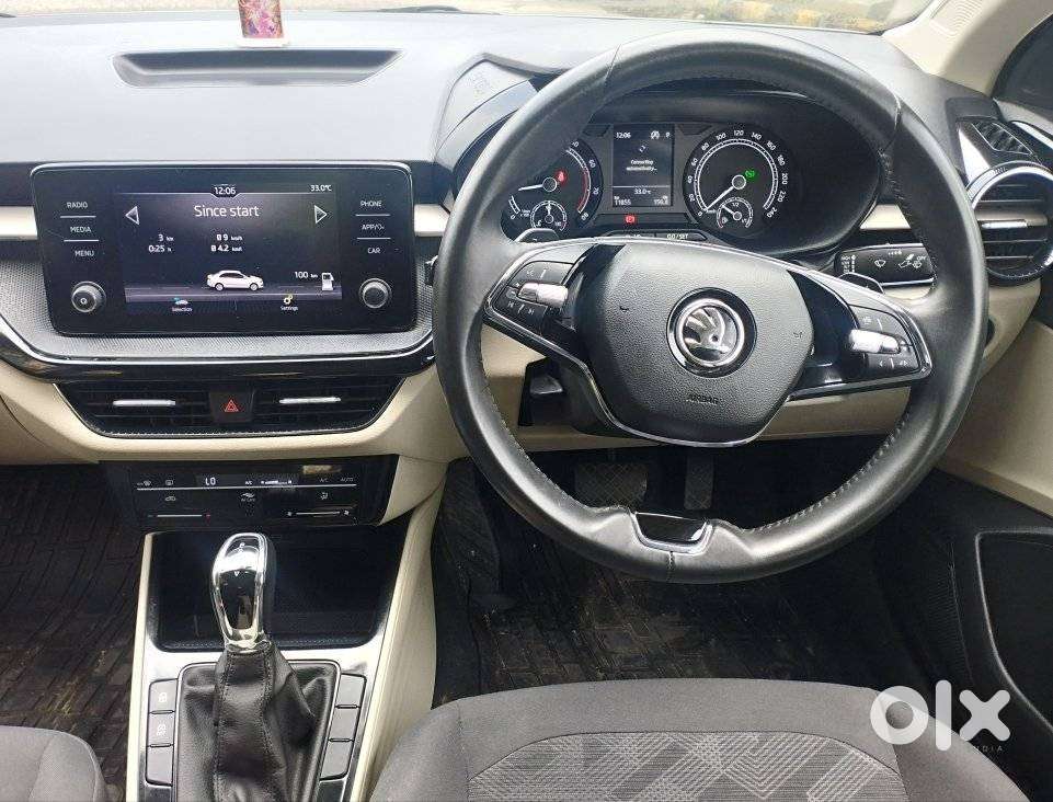 Skoda Slavia 1.0 Tsi Style At, 2023, Petrol