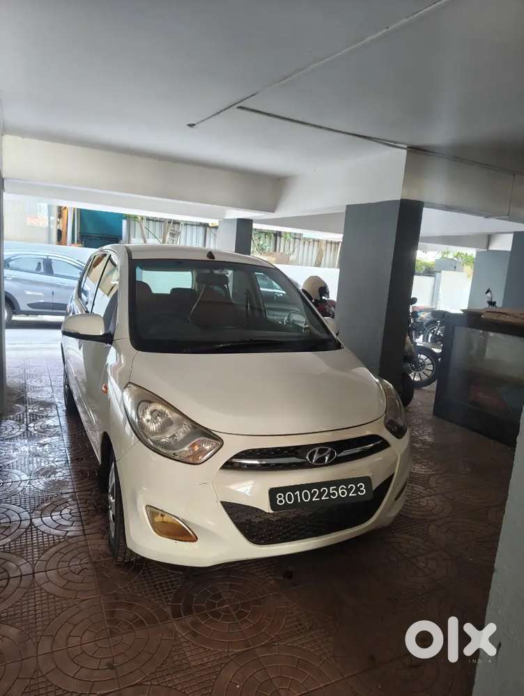 Automatic Hyundai I10 Sportz