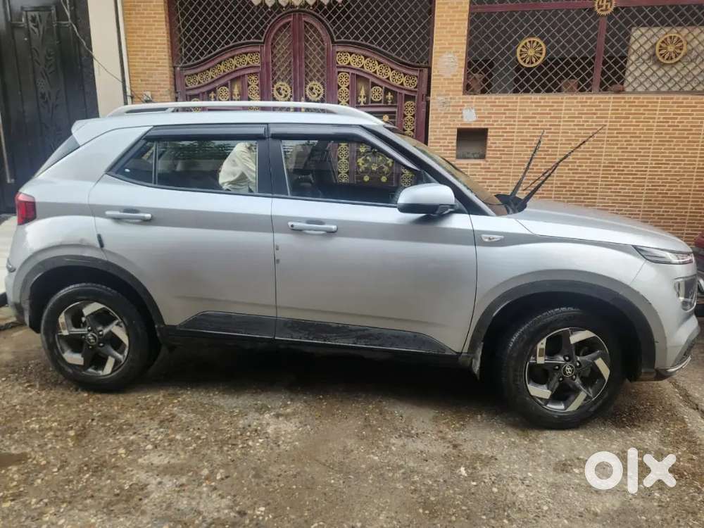 Hyundai Venue 2020 Petrol 38000 Km Driven