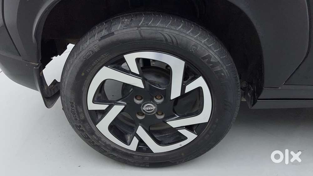 Nissan Magnite 1.0 Xv Premium, 2023, Petrol