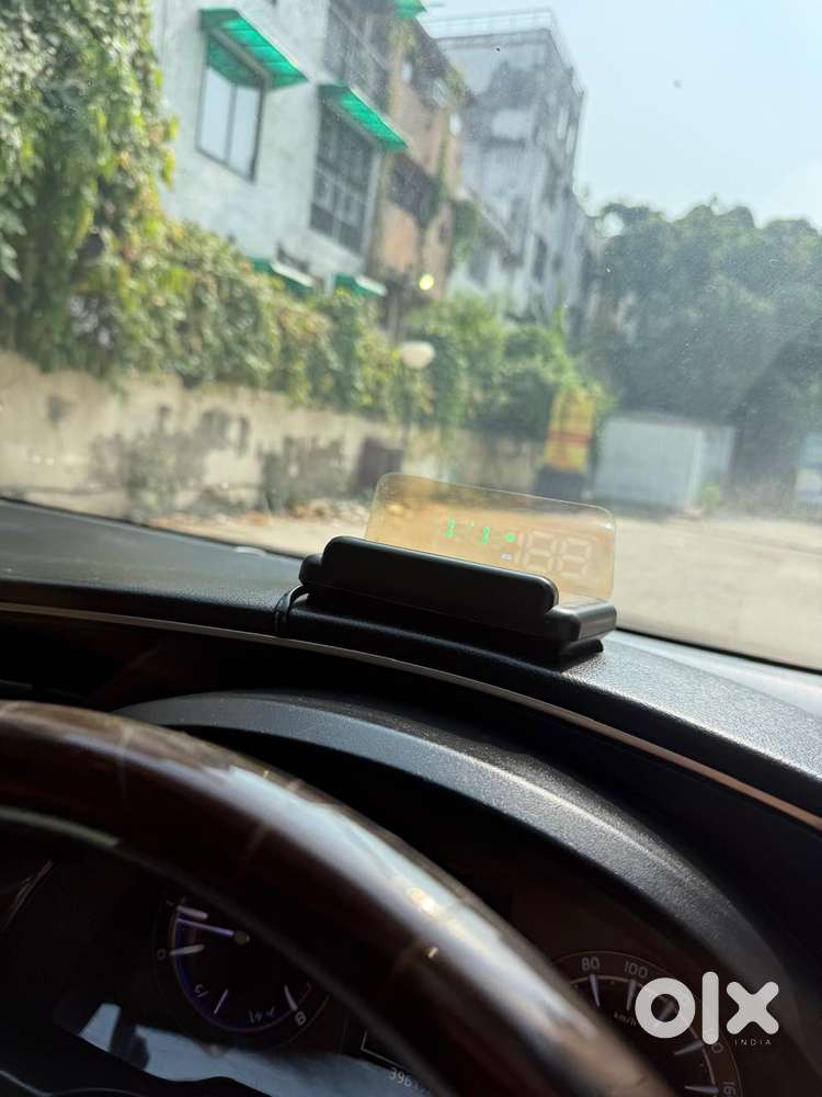 Toyota Innova Crysta 2.8 Zx At 7 Seater, 2022, Petrol