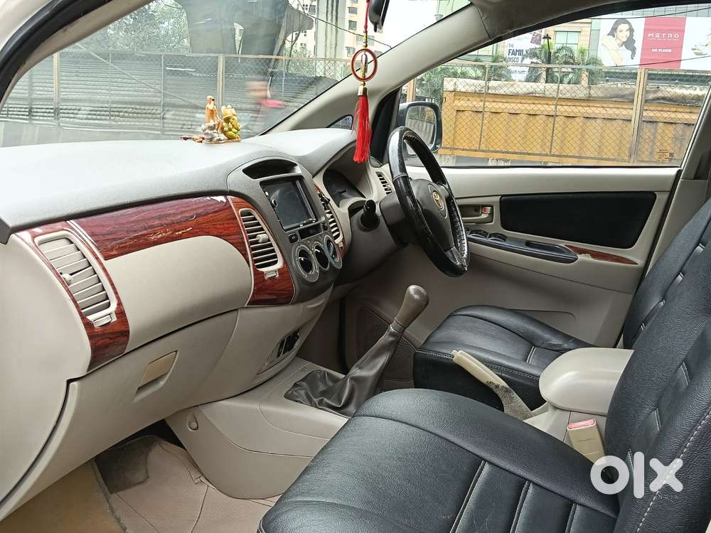 Toyota Innova 2.5 G (diesel) 8 Seater Bs Iv, 2011, Diesel